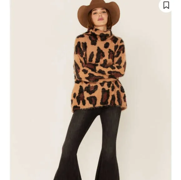 Show Me Your Mumu Women's Cheetah Fever Sweater Medium - Picture 3 of 9